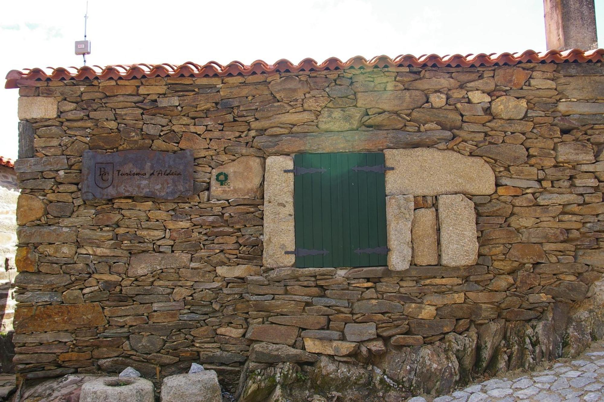 Bairro Do Casal - Turismo D'Aldeia Guest House Vila Nova de Foz Côa Rom bilde